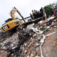 Baru 17 Mayat Tragedi Pesta Pernikahan di Pariaman yang Dievakuasi