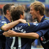 Spurs Dimbangi Bolton 2-2