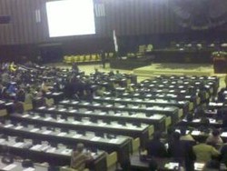 DPD Menggugat Farhan Hamid