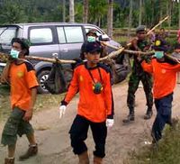 Evakuasi Korban Longsor