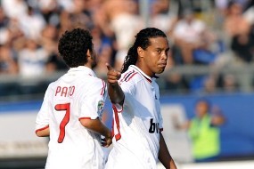 Dinho Selamatkan Milan dari Kekalahan