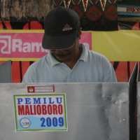 Ribuan Warga Yogya Ikuti Pemilu Malioboro