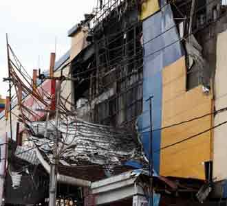 Kerusakan di Plaza Andalas