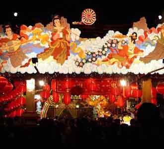 Meriahnya Festival Lampion
