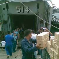 Bantuan Mengalir, KRI Teluk Mandar Tunda Keberangkatan 