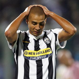 Nyonya Tua Akhirnya Tertunduk Juga