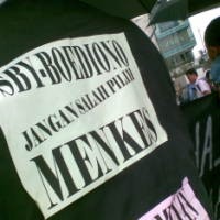 Pendemo Protes Pelayanan Kesehatan yang Minim