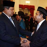 Plt Pimpinan KPK Evaluasi Kasus Bank Century