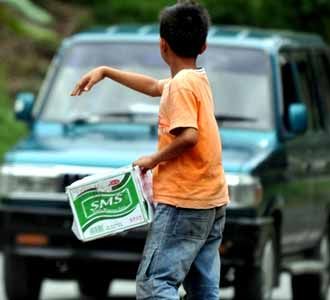 Korban Gempa Minta Derma