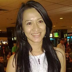 Sibuk Jadi Artis, Okie Agustina Telantarkan Anak?