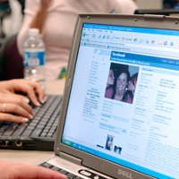 Facebook Tunjukkan Tingkat Kebahagiaan Masyarakat