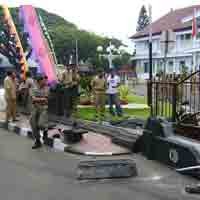 Balai Kota Malang Jadi Korban Tabrak Lari