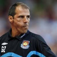 Ketika Zola Mulai Irit Senyum