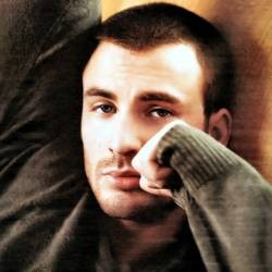 Chris Evan Jadi Gigolo di Film Sharon Stone