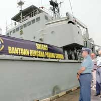 Tertunda Dua Hari, KRI Teluk Mandar Akhirnya Bertolak ke Padang