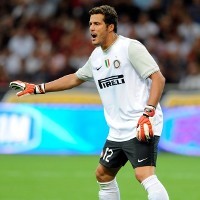 Dibombardir Klub Besar, Cesar Tetap Setia