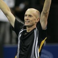 Menang Mudah, Davydenko Tatap London