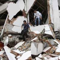 Mendiknas: Kelas Darurat Bagi Sekolah yang Rusak dan Roboh