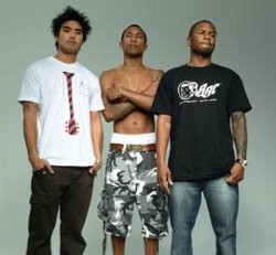 N.E.R.D Rekrut Penyanyi Perempuan 