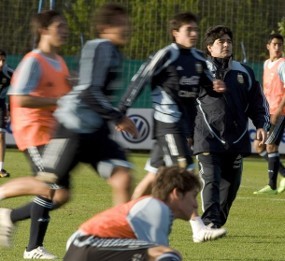 Argentina Lolos Lewat Play-off