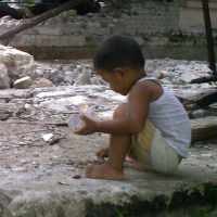 Anak-anak Korban Gempa di Padang Pariaman Mulai Mengemis di Jalanan