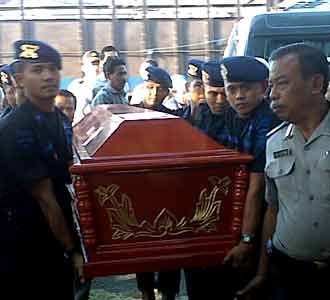 Warga Surabaya Tewas di Ambacang