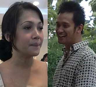 Mieke-Tora Hadiri Pernikahan