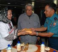 TNI AL Bantu Korban Gempa