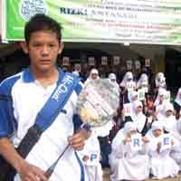 Siswa SMP Mujahidin Ikuti Badminton Championship