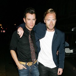Ronan Keating Syok Stephen Gately Meninggal