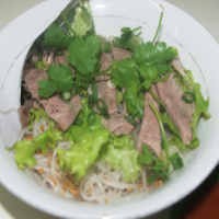 Sluuurp... Gurih Hangat Si Bihun Bebek!