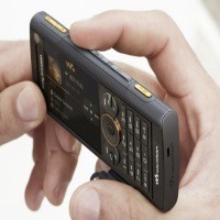 Ponsel Musik, Primadona Sony Ericsson di Kota Kembang