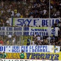 Spanduk di Stadion pun Ada Award-nya