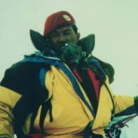 Asmuji Tak Persoalkan Siapa Pendaki Puncak Everest Pertama dari RI 