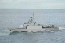 KRI Layang Usir 2 Kapal Perang Malaysia dari Ambalat