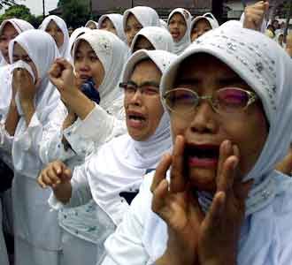 Ratusan Santri Syekh Puji Histeris