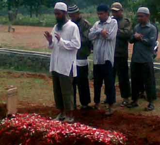 Pria Misterius Salati Syaifudin & Syahrir