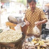 Jajan Enak di Cikini Ampiun