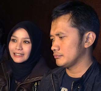 Zaskia-Hanung Tunda Punya Anak