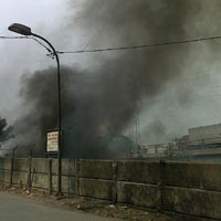 Asap Hitam Ganggu Pengguna Tol Dupak 