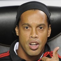 Melanjutkan Kegembiraan Dinho 