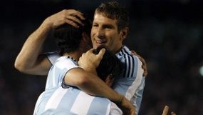 Messi, Kun, Higuain atau Palermo?