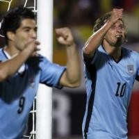 Bertumpu pada Diego Forlan