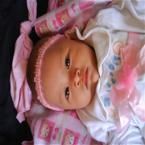 Tria Defita Zakiyah Abrar, 4 Bulan; Perempuan; f