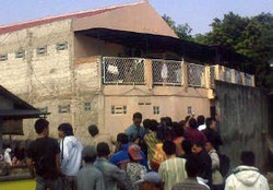 Jihad Jadi Kaya Saja Terus Bagi-bagi Duit, Jangan Susahkan Orang