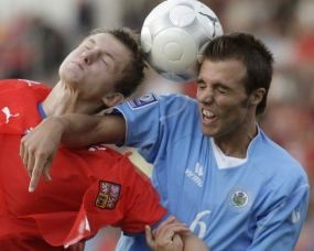 San Marino Menang, Ceko Sumbang Uang