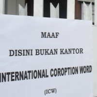 Pasang Papan Coroption Word, ICW Sindir Polisi