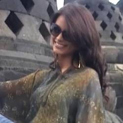 Miss Universe Taklukkan Puncak Candi Borobudur