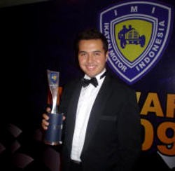 Rifat Sungkar Hanya Beberapa Hari Mesra Dengan Istri