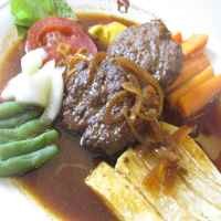 Tergiur Kue Kohjo dan Bistik Jawa Sindoro